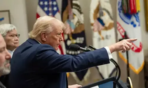 ईरान-इजरायल सीजफायर उल्लंघन पर ट्रंप भड़के, दोनों को शांत होना होगा, वरना सब खत्म हो जाएगा