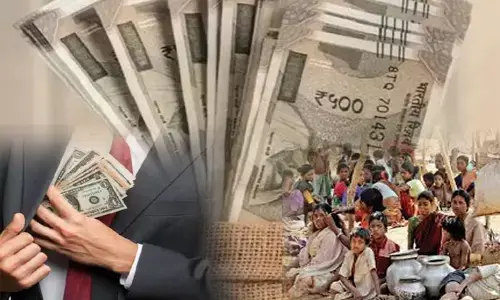 अमीरी बढ़ रही है और गरीबी भी