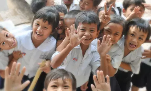 प्राथमिक छात्रों को सैन्य प्रशिक्षण देने का महाराष्ट्र सरकार का निर्णय अनुचित