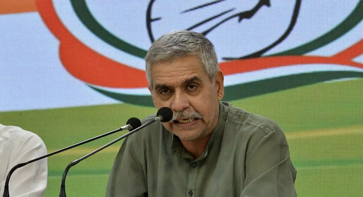 दिल्ली की आम आदमी पार्टी सरकार ने भ्रष्टाचार कर स्वास्थ्य सेवाओं को किया नष्ट : संदीप दीक्षित