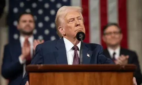 अमेरिकी सुप्रीम कोर्ट ने घटाई जिला न्यायाधीशों की ताकत, ट्रंप बोले- ये बड़ी जीत अमेरिकी सुप्रीम कोर्ट ने घटाई जिला न्यायाधीशों की ताकत, ट्रंप बोले- ये बड़ी जीत