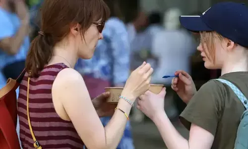 जर्मनी की गर्मी में बढ़ी आइसक्रीम की कीमत