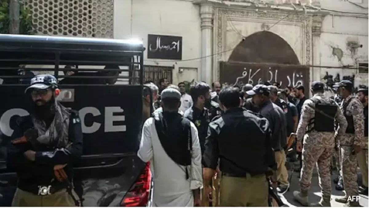 पाकिस्तान : उत्तरी वजीरिस्तान में आत्मघाती बम विस्फोट में 13 सैनिकों की मौत, 29 घायल