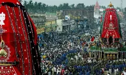 पुरी रथयात्रा भगदड़ : दो अधिकारी निलंबित, डीएम-एसपी का तबादला, 25 लाख की मदद की घोषणा पुरी रथयात्रा भगदड़ : दो अधिकारी निलंबित, डीएम-एसपी का तबादला, 25 लाख की मदद की घोषणा