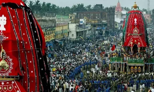 पुरी रथयात्रा भगदड़ : दो अधिकारी निलंबित, डीएम-एसपी का तबादला, 25 लाख की मदद की घोषणा पुरी रथयात्रा भगदड़ : दो अधिकारी निलंबित, डीएम-एसपी का तबादला, 25 लाख की मदद की घोषणा