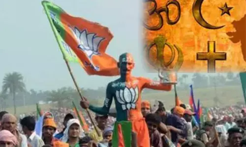 धर्मोन्मादी राजनीति का नुकसान