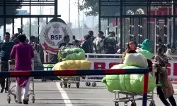 भारत और पाकिस्तान के बीच कैदियों की सूची का आदान-प्रदान, जल्द होगी घर वापसी भारत और पाकिस्तान के बीच कैदियों की सूची का आदान-प्रदान, जल्द होगी घर वापसी