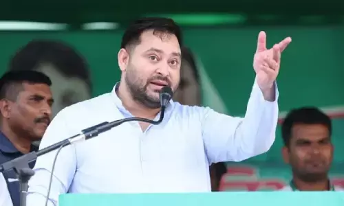 बिहार : तेजस्वी के तीखे तेवर और ‘वक्फ़’ पर ज़ोर पकड़ती चुनावी सियासत