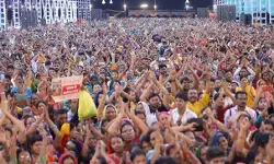 बागेश्वर धाम में टेंट गिरने से एक की मौत, कई घायल बागेश्वर धाम में टेंट गिरने से एक की मौत, कई घायल