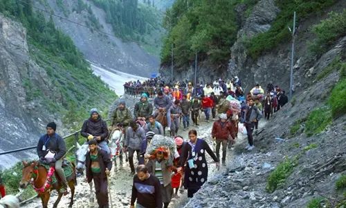 अमरनाथ यात्रा के लिए दूसरा जत्था रवाना, तीर्थयात्रियों ने सुरक्षा व्यवस्था के लिए सरकार की तारीफ की