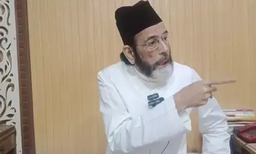 आजम खान को जेल के लिए सपा भी जिम्मेदार, मुसलमान बेसहारा : तौकीर रजा आजम खान को जेल के लिए सपा भी जिम्मेदार, मुसलमान बेसहारा : तौकीर रजा