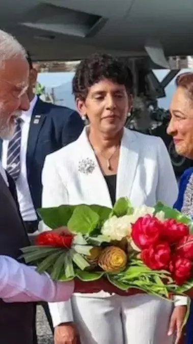 पीएम मोदी और त्रिनिदाद एंड टोबैगो की पीएम कमला ने एक पेड़ मां के नाम पहल के तहत लगाया पेड़