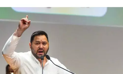 पटना में व्यापारी की हत्या: तेजस्वी यादव ने जंगलराज को लेकर उठाए सवाल पटना में व्यापारी की हत्या: तेजस्वी यादव ने जंगलराज को लेकर उठाए सवाल