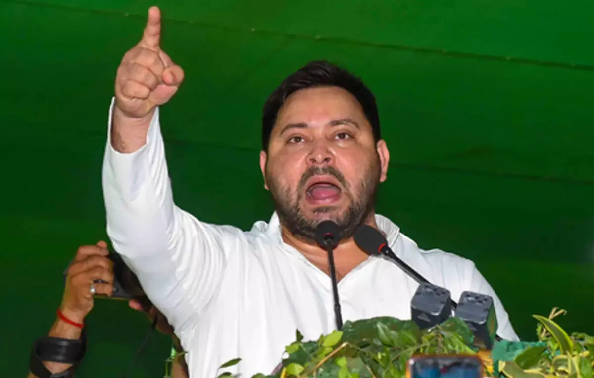 बिहार में अपराधी बेकाबू, नीतीश कुमार अचेत हैं : तेजस्वी यादव