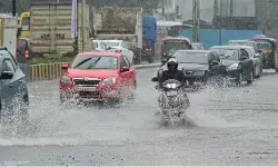 मुंबई में 7 जुलाई तक मध्यम स्तर की बारिश के आसार मुंबई में 7 जुलाई तक मध्यम स्तर की बारिश के आसार