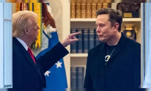 अमेरिका पार्टी के बनने से खफा ट्रंप, कहा- पटरी से उतरी चुके हैं एलन मस्क