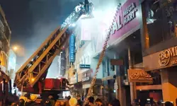 दिल्ली : करोल बाग के विशाल मेगा मार्ट अग्निकांड पर याचिका दाखिल दिल्ली : करोल बाग के विशाल मेगा मार्ट अग्निकांड पर याचिका दाखिल