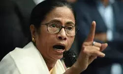 बंगाल के निवासियों को विदेशी घुसपैठिया बताकर परेशान कर रही असम सरकार : सीएम ममता