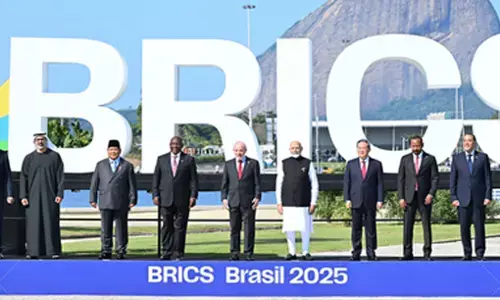 ब्रिक्स देशों को वैश्विक शासन में सुधारों को बढ़ावा देने में अग्रणी बनने का प्रयास करना चाहिए : चीनी प्रधानमंत्री