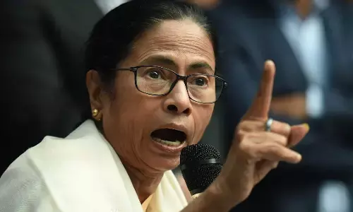 बंगाल के निवासियों को विदेशी घुसपैठिया बताकर परेशान कर रही असम सरकार : सीएम ममता बंगाल के निवासियों को विदेशी घुसपैठिया बताकर परेशान कर रही असम सरकार : सीएम ममता