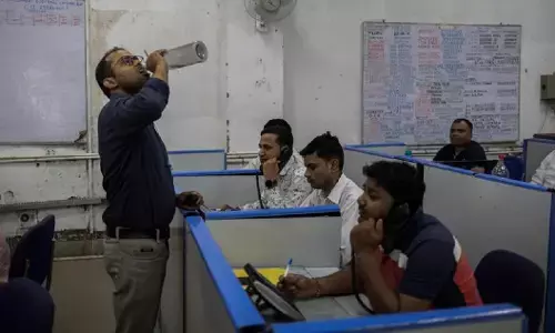 भारत में काम के घंटे पर नए सिरे से तेज होती बहस