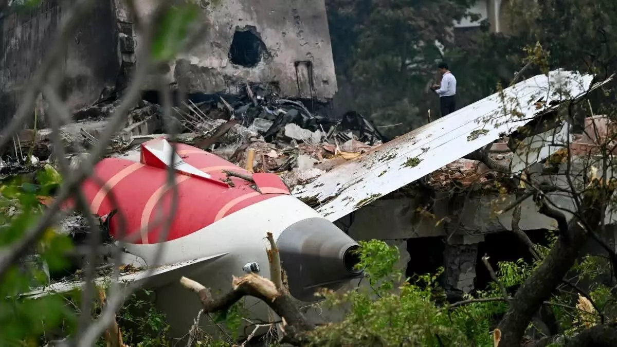 एएआईबी ने एयर इंडिया विमान हादसे पर प्रारंभिक रिपोर्ट सबमिट की एएआईबी ने एयर इंडिया विमान हादसे पर प्रारंभिक रिपोर्ट सबमिट की