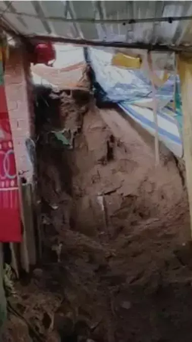 बागेश्वर धाम में फिर बड़ा हादसा, दीवार ढहने से महिला की मौत 11 घायल, पंडित धीरेंद्र शास्त्री ने की बड़ी अपील