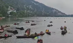 सैलानियों से गुलजार हो रही सरोवर नगरी नैनीताल, ठंडी फिजाओं का लुफ्त उठा रहे पर्यटक सैलानियों से गुलजार हो रही सरोवर नगरी नैनीताल, ठंडी फिजाओं का लुफ्त उठा रहे पर्यटक