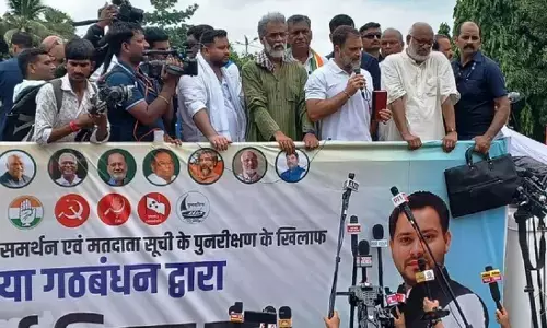 बिहारः वोटर लिस्ट को लेकर आखिर क्यों मचा है हंगामा