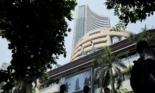 सेंसेक्स-निफ्टी की सपाट रही शरुआत, पहली तिमाही के नतीजों का इंतजार कर रहा बाजार