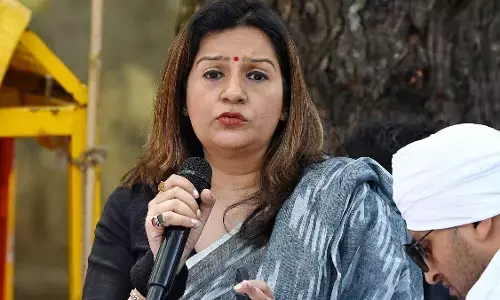 चुनाव आयोग प्रजातंत्र को खत्म करने में लगा है : प्रियंका चतुर्वेदी चुनाव आयोग प्रजातंत्र को खत्म करने में लगा है : प्रियंका चतुर्वेदी