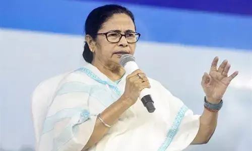 सीएम ममता बनर्जी ने दिल्ली सरकार पर बंगालियों को परेशान करने का लगाया आरोप