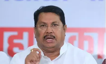 जन सुरक्षा विधेयक के जरिए सरकार जनता की आवाज दबा रही है : विजय वडेट्टीवार