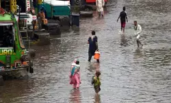 पाकिस्तान में बाढ़ को लेकर अलर्ट, 17 जुलाई तक सतर्क रहने की चेतावनी पाकिस्तान में बाढ़ को लेकर अलर्ट, 17 जुलाई तक सतर्क रहने की चेतावनी