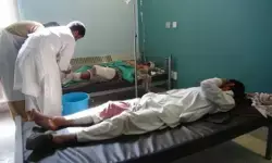 अफगानिस्तान : गर्मी में बीमारियों के बढ़ते मामलों के बीच गार्देज अस्पताल बंद, लोग परेशान अफगानिस्तान : गर्मी में बीमारियों के बढ़ते मामलों के बीच गार्देज अस्पताल बंद, लोग परेशान