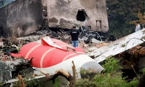 एयर इंडिया क्रैश: उड़ान भरते ही बंद हो गए थे दोनों इंजन