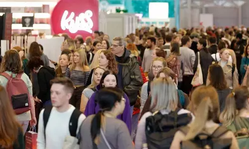 45 करोड़ के रिकॉर्ड स्तर पर पहुंची यूरोप की आबादी 45 करोड़ के रिकॉर्ड स्तर पर पहुंची यूरोप की आबादी