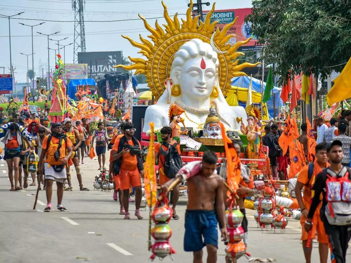 कांवड़ियों की पहली पसंद भगवा क्यों, सावन में इस रंग का क्या है महत्व?