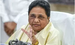 नीतीश के वादे हकीकत कम जुमलेबाजी ज्यादा: मायावती