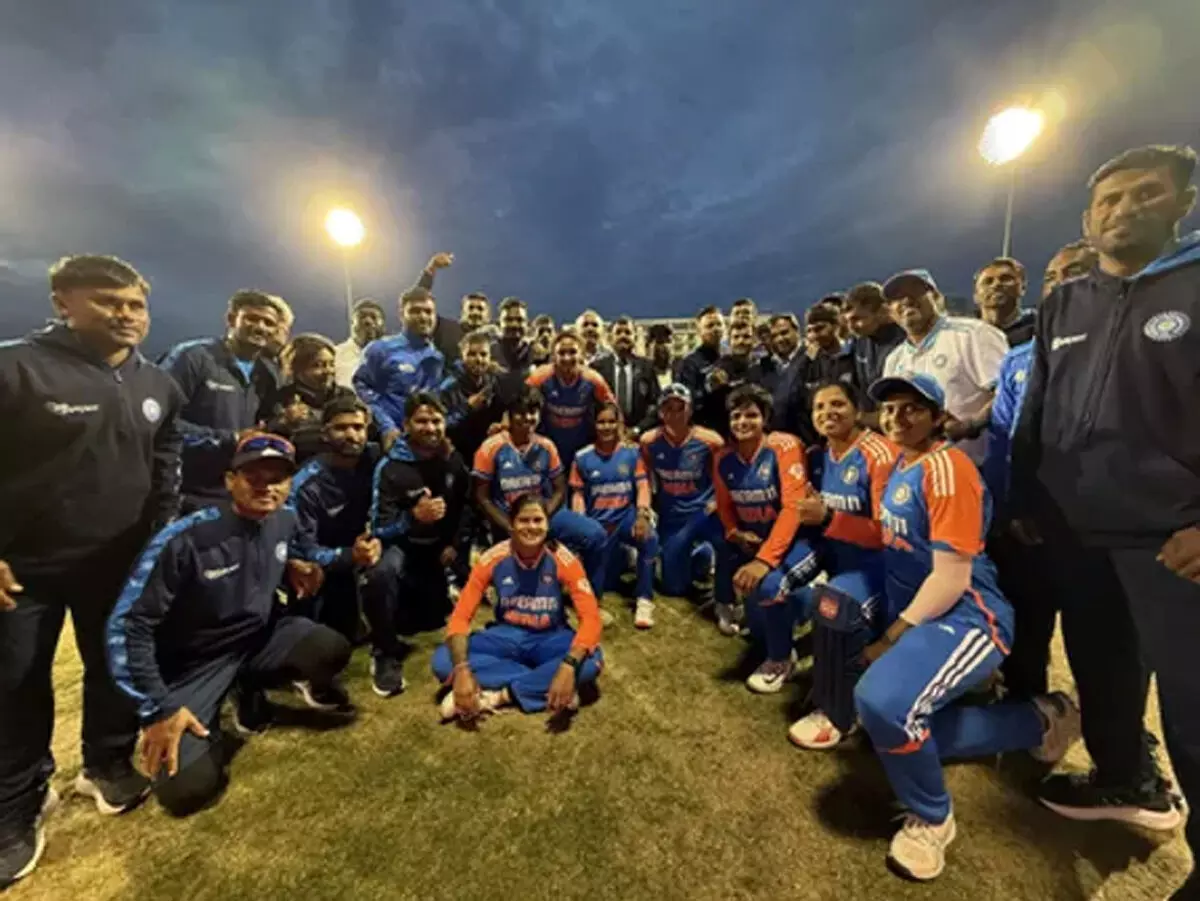 भारतीय महिला क्रिकेट टीम को इंग्लैंड में मिली ऐतिहासिक जीत पर ईशांत शर्मा ने दी बधाई