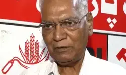 घुसपैठियों के वोटर कार्ड बनाए जाने पर डी. राजा का तंज, कहा- इसका जवाब गृह मंत्री को देना चाहिए घुसपैठियों के वोटर कार्ड बनाए जाने पर डी. राजा का तंज, कहा- इसका जवाब गृह मंत्री को देना चाहिए