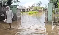 नूंह में बरसात बनी आफत, सरकारी दफ्तरों के प्रांगण बने तालाब