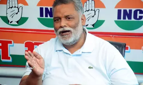 पप्पू यादव की राज्यपाल से हुई मुलाकात, बिहार में राष्ट्रपति शासन लगाने की मांग की