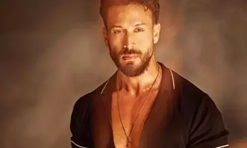 टाइगर श्रॉफ ने लगाई शानदार बैकफ्लिप, पूछा- चक्कर आया...