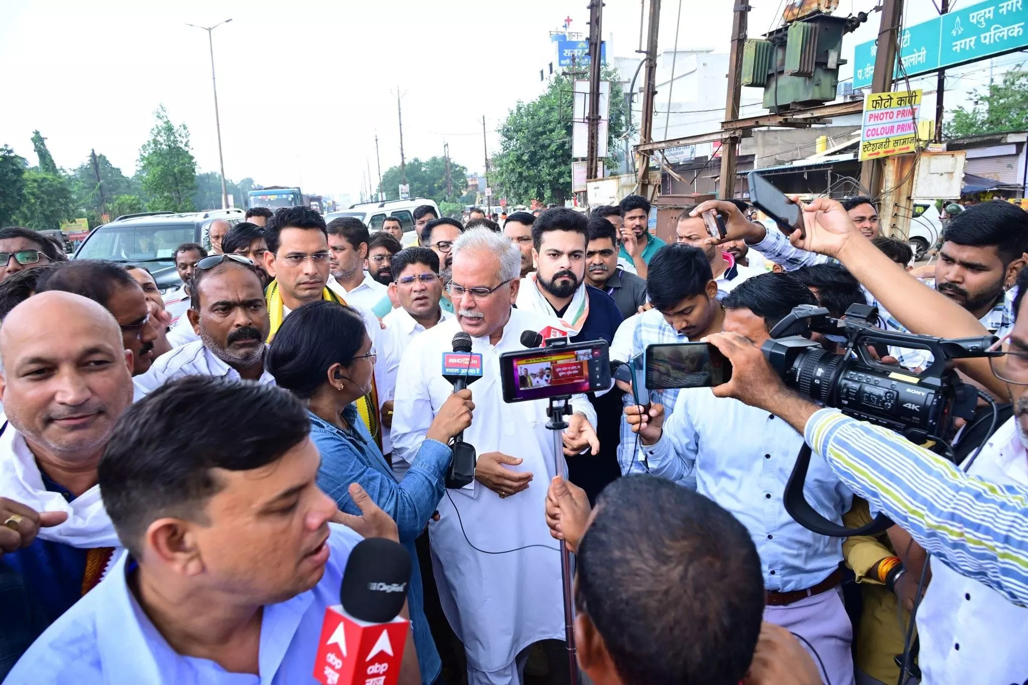 पूर्व मुख्यमंत्री भूपेश बघेल के आवास पर प्रवर्तन निदेशालय ने मारा छापा