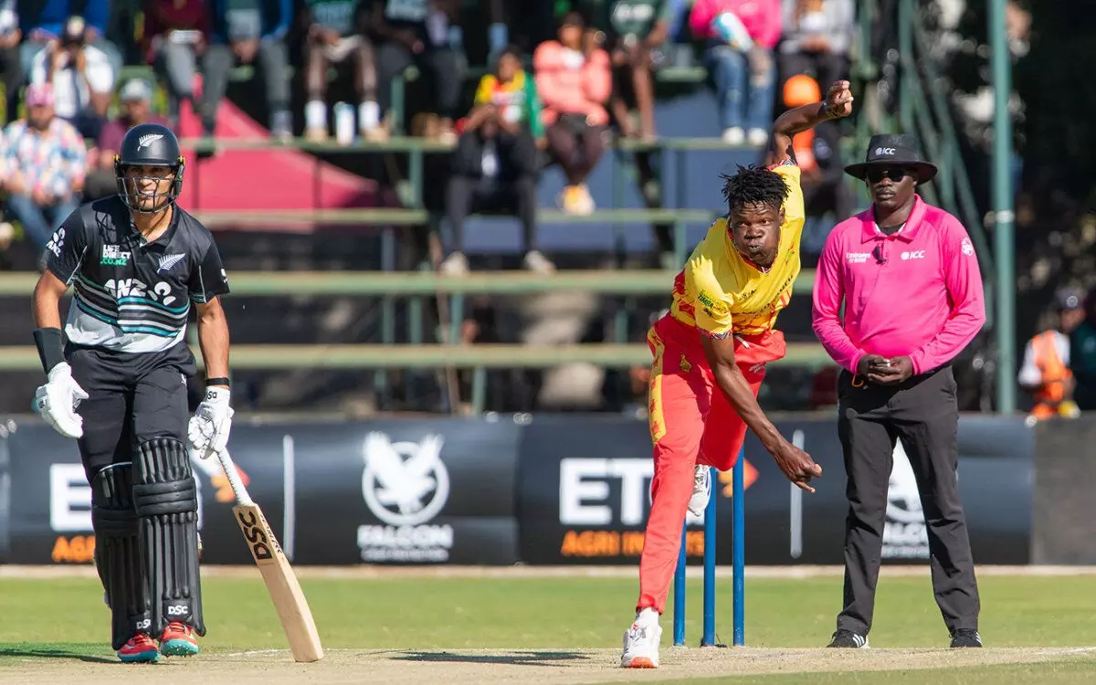 त्रिकोणीय टी20 सीरीज : कॉन्वे के नाबाद 59 रनों की बदौलत न्यूजीलैंड ने जिम्बाब्वे को 8 विकेट से हराया