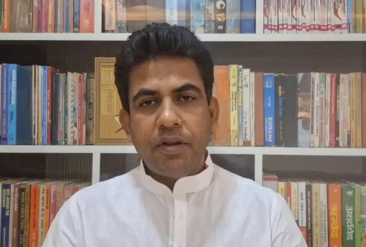 जन सुराज के पोस्टर वाली गाड़ी से शराब बरामद होने के बाद भाजपा ने साधा निशाना, कहा- ये शराबबंदी हटाने की साजिश