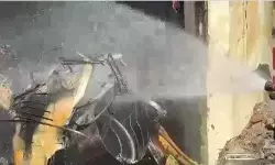 बांग्लादेश की राजधानी ढाका में बड़ा हादसा, F-7 ट्रेनर एयरक्राफ्ट क्रैश बांग्लादेश की राजधानी ढाका में बड़ा हादसा, F-7 ट्रेनर एयरक्राफ्ट क्रैश