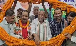 बिहार : जदयू को झटका, पूर्व विधान पार्षद ने थामा कांग्रेस का दामन बिहार : जदयू को झटका, पूर्व विधान पार्षद ने थामा कांग्रेस का दामन