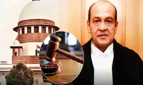जस्टिस वर्मा केस: वकील ने न्यायमूर्ति को केवल वर्मा कहा, सीजेआई ने लगाई फटकार जस्टिस वर्मा केस: वकील ने न्यायमूर्ति को केवल वर्मा कहा, सीजेआई ने लगाई फटकार